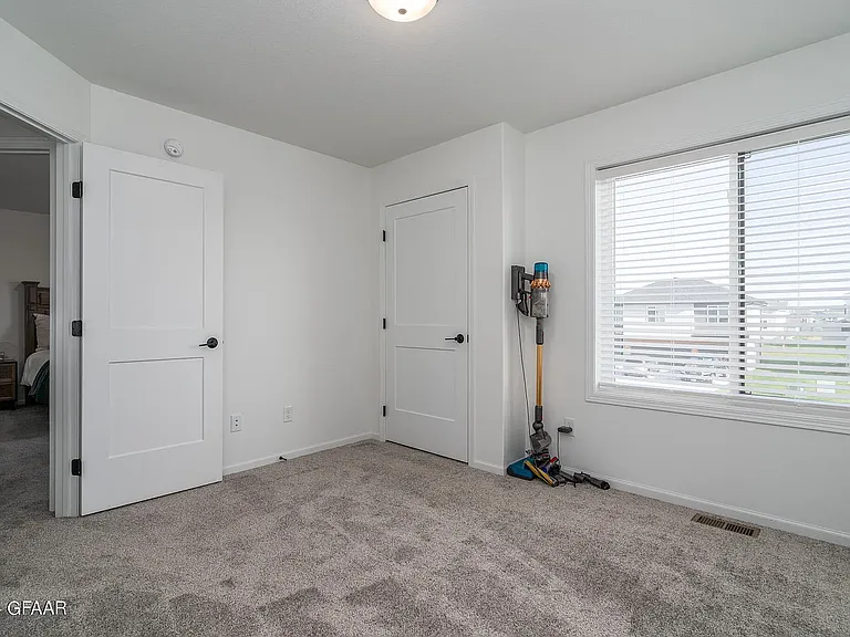 921 David Dr — Photo 15