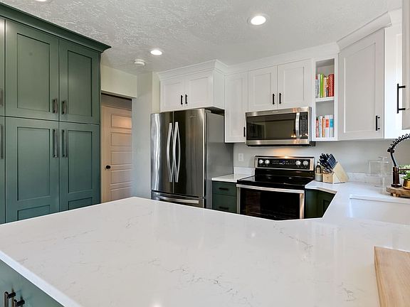 2nd image of 1092 E Kirkwood Way