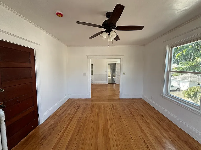 418 Essex St #2 — Photo 16