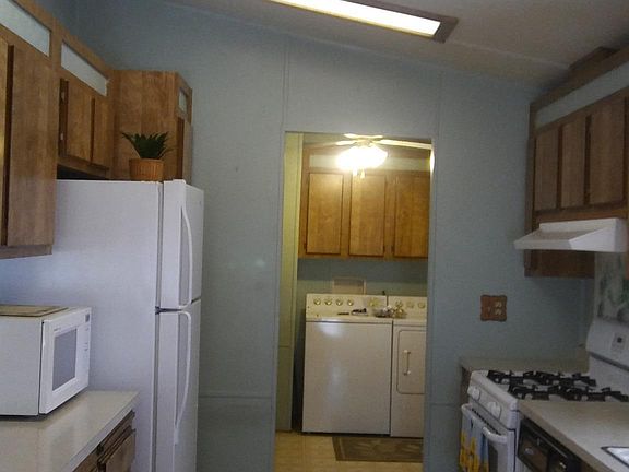 Kitchen & Laundry Room