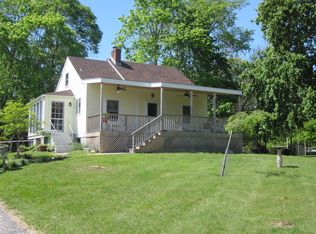 102 W Neck Rd, Shelter Island, NY 11964