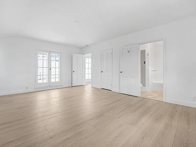 262 S Spalding Dr #1/2 — Photo 12