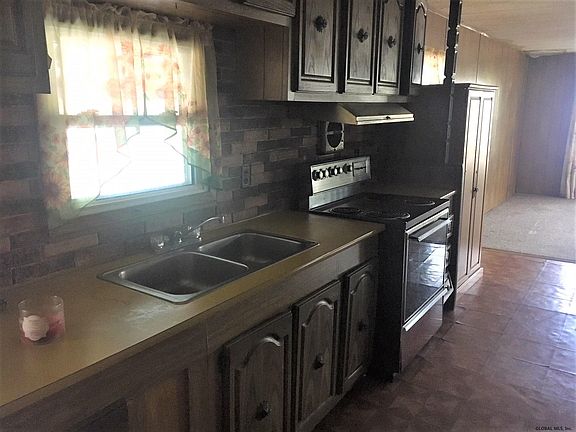 4th image of 1255 Hudson Ave