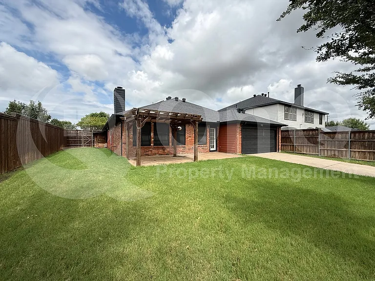 6624 Morningdale Ln — Photo 9