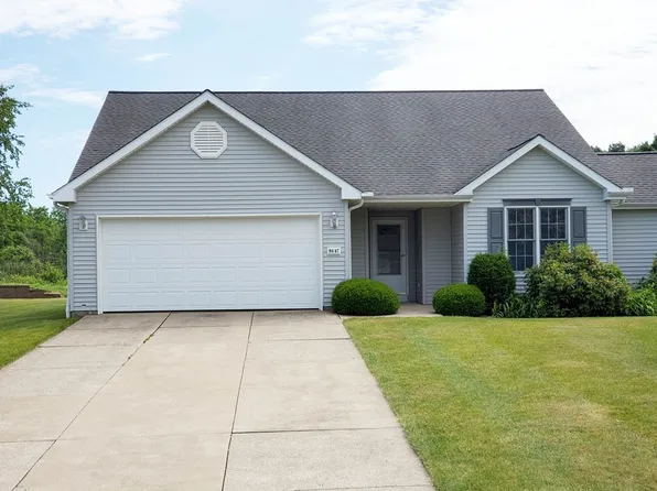 8647 Dogwood Ct #D-1, Girard, PA 16417