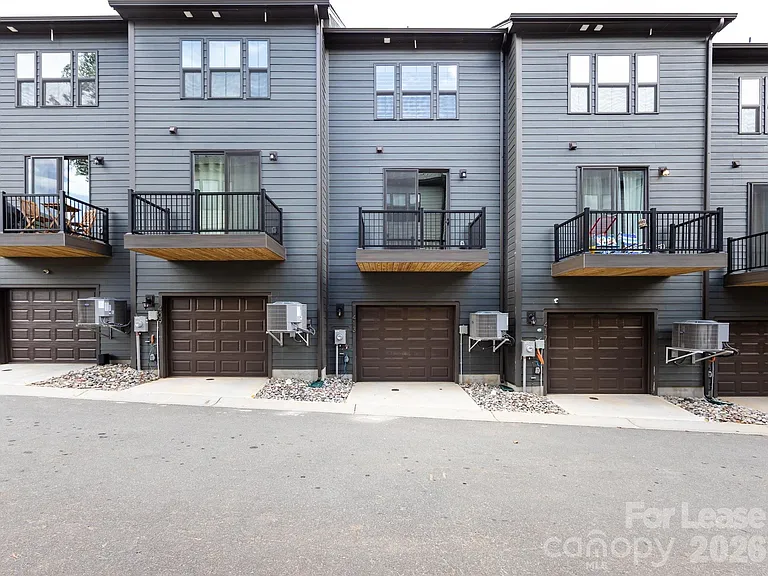 413 Spearfield Ln — Photo 38