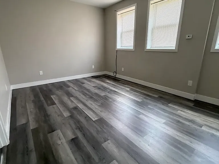 183 N Main St #6 — Photo 3