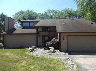 930 Briar Rdg, West Des Moines, IA 50265