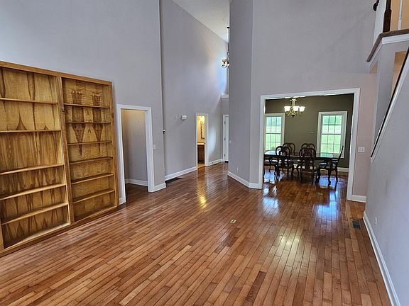5th image of 1024 Nashmont Dr