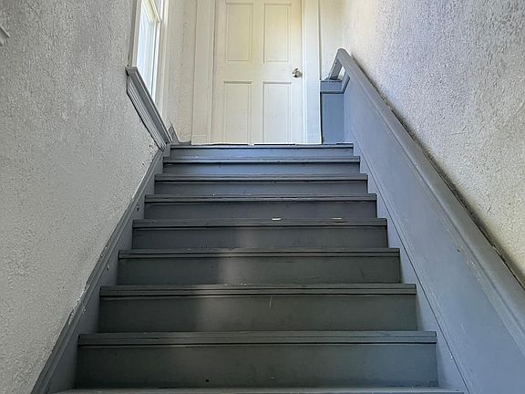 2nd image of 2707 Woodbridge Ave Unit 2
