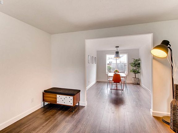 3rd image of 14014 NE 52nd St