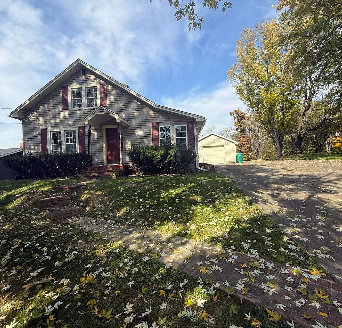 3 bed, 1.5 bath, 1452 sqft, $1,650 — Photo 1