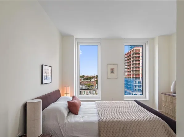 420 Carroll Street image 4 of 17