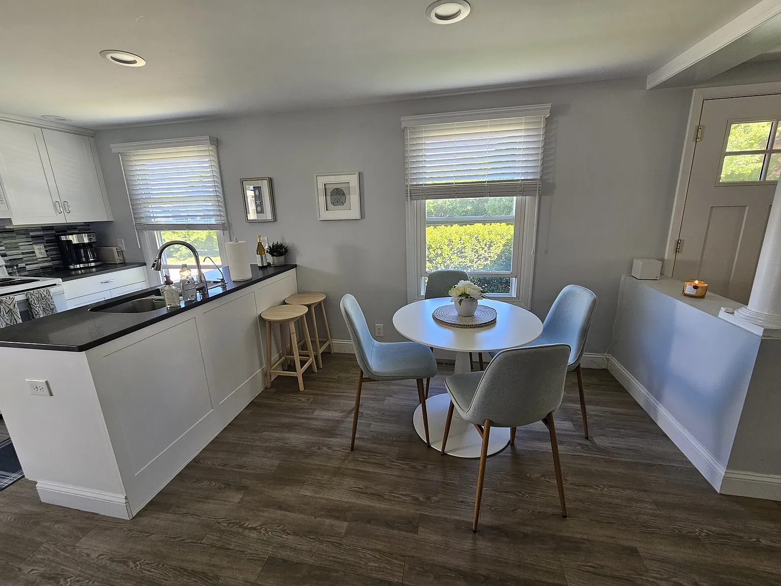 3 bed, 910 sqft, $2,500 — Photo 4
