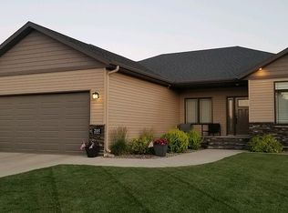 215 39th Ave E, West Fargo, ND 58078