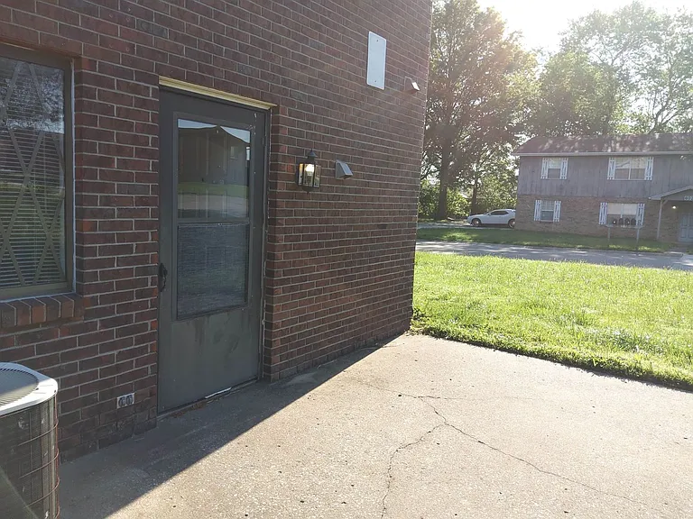 601 Boxwood Dr #1-6 — Photo 13