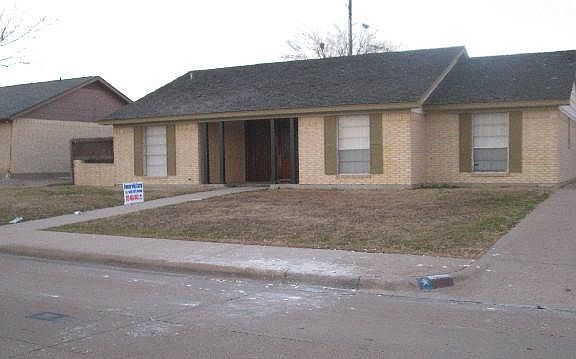 3rd image of 2119 Northmoor Dr