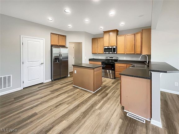 2nd image of 4688 Briar Hill Dr