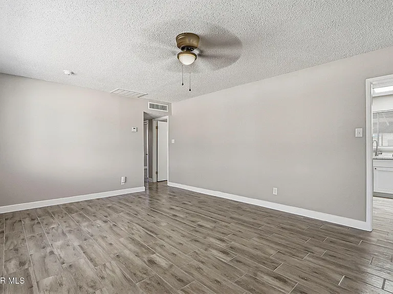 5704 Sage Ct — Photo 6