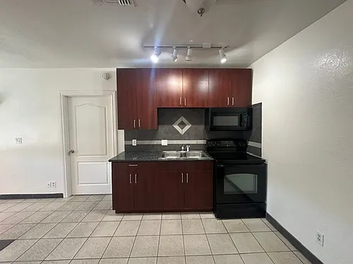 815-821 827th W #1 Photo 1