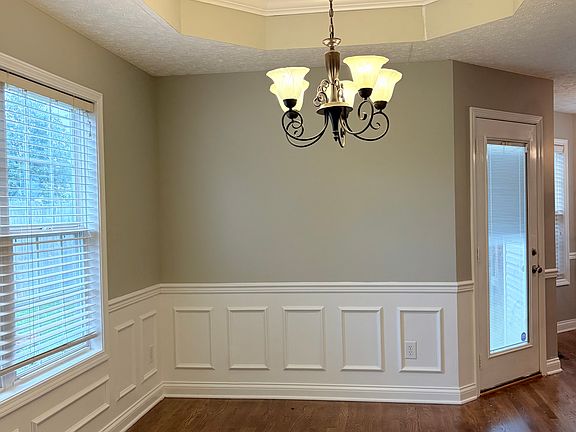 5th image of 3372 Fair Oaks Cir