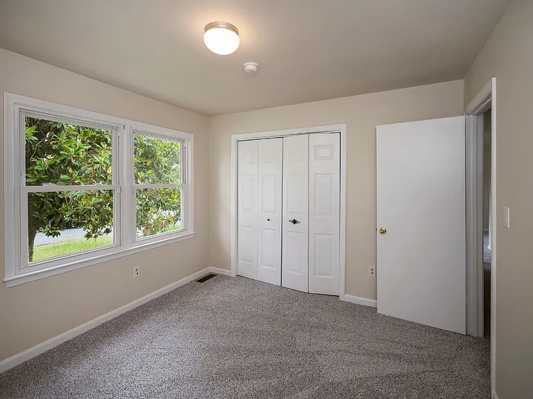 2111 Mill Garden Dr — Photo 2