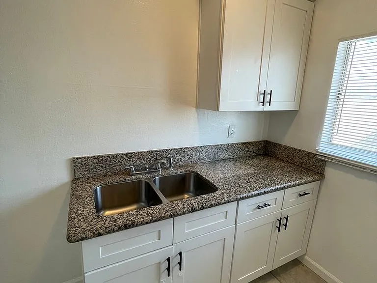 HAP PARTNERS V, LLC-1920 — Photo 8