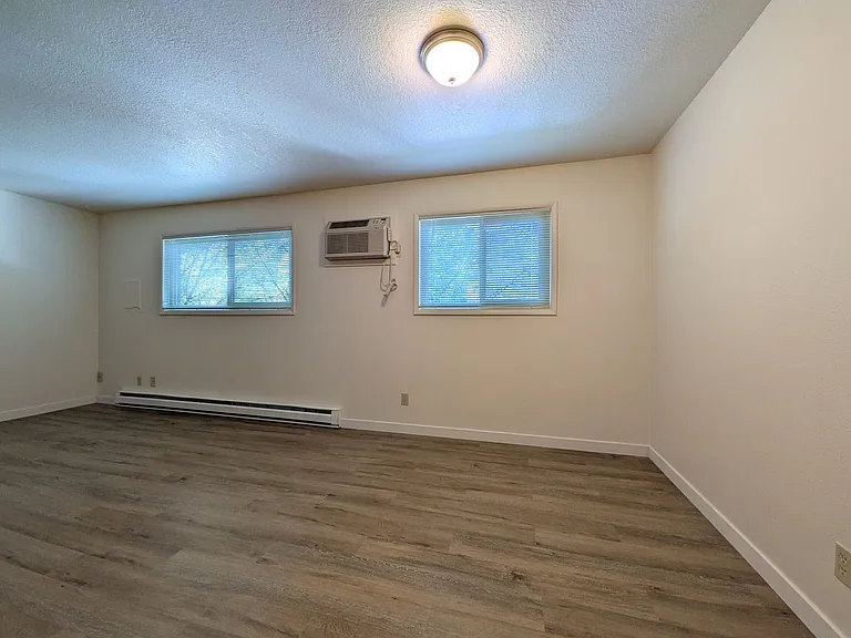Watergate Apartments — Photo 60