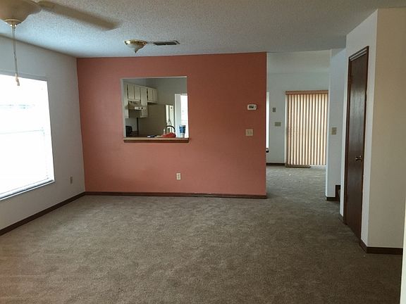3rd image of 3210 Parkside Ct