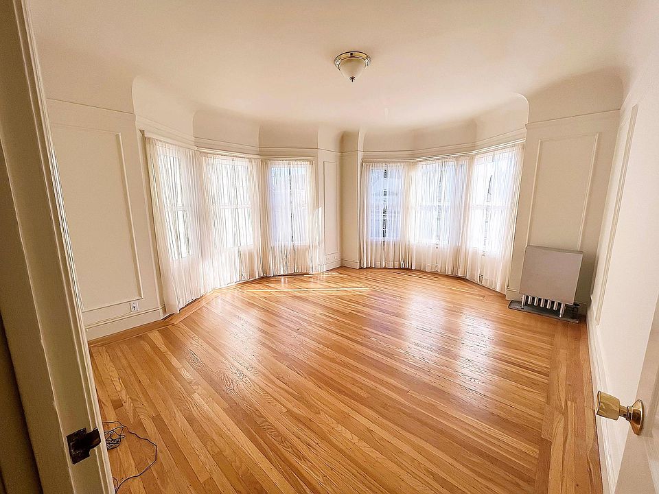 1st image of 950 Cabrillo St #6