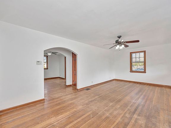 3rd image of 8253 Brownsway Ln