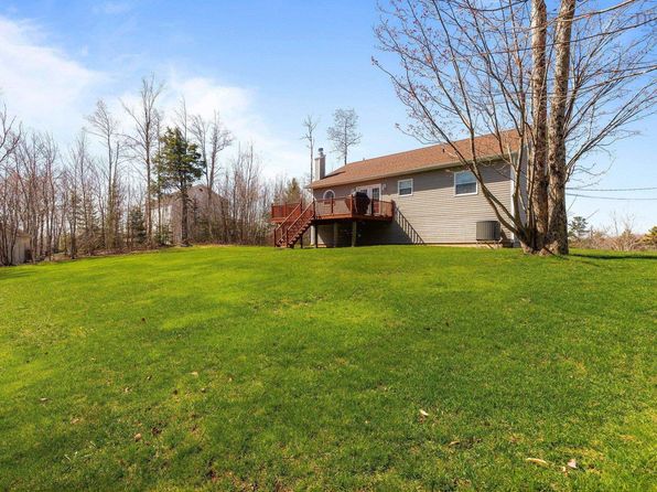 309 Laurel Ridge Dr, Beaver Bank, NS B4G 1H7