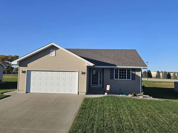 1022 Sycamore St, Wayne, NE 68787