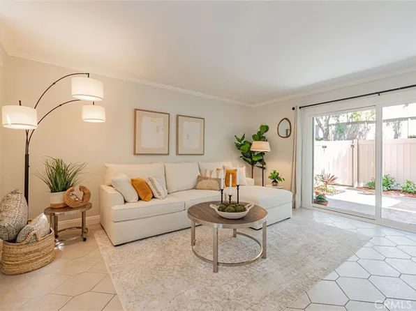 6 Autumn Hill Ln, Laguna Hills, CA 92653