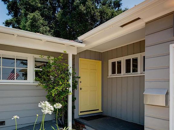 3rd image of 1013 E Calaveras St