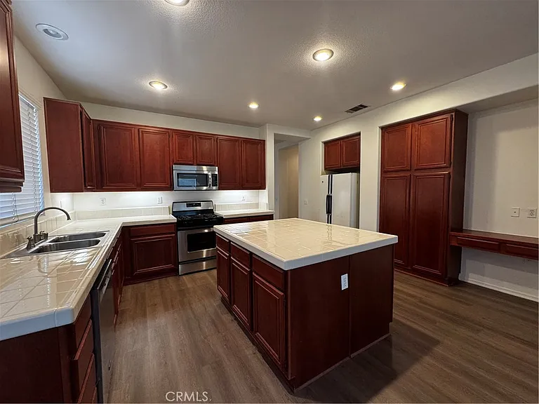 36168 Leeds St — Photo 3