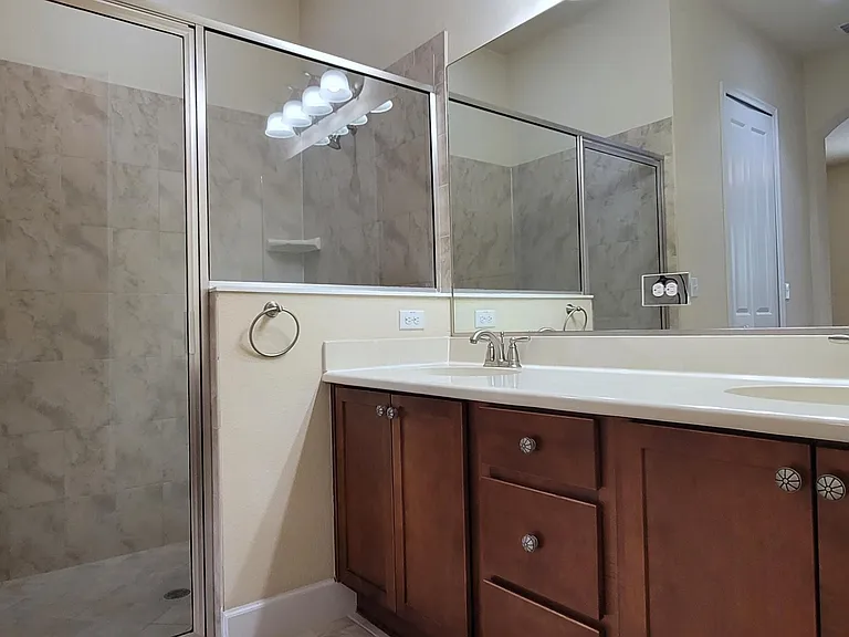 1028 Kilkenny Ln — Photo 11