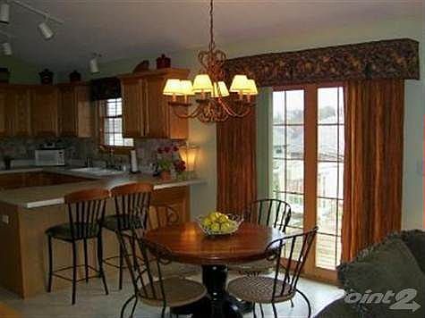 4th image of 4376 Fox Hills Dr