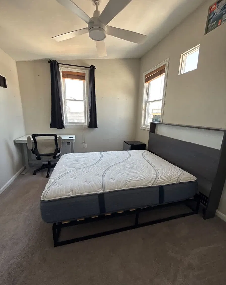 4 bed, 2500 sqft, $850 — Photo 1