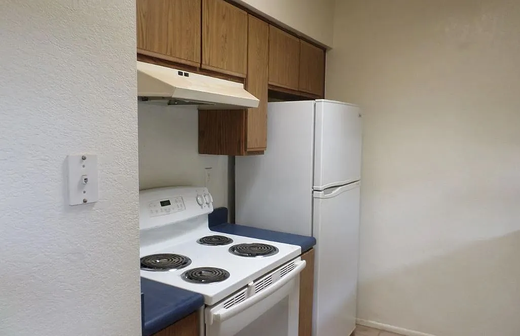 2 bed, 800 sqft, $995 — Photo 4