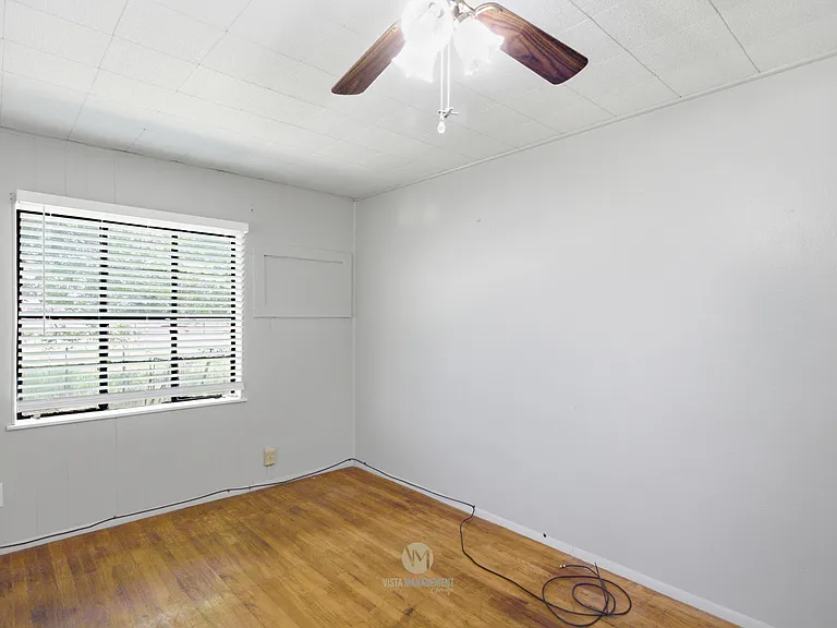 705 Florence St — Photo 12