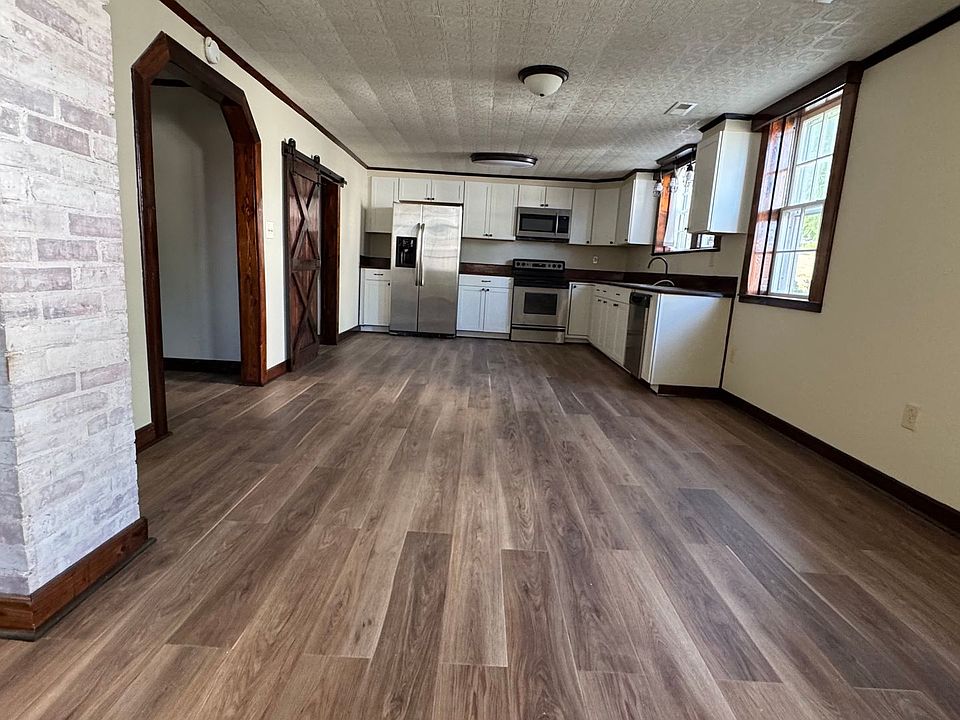 1st image of 105C North St APT C