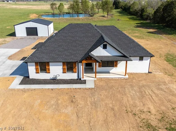 1006 Raleigh St, Lavaca, AR 72941