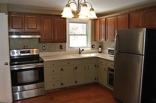 5th image of 211 South St