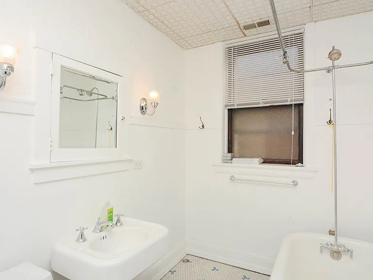 1309 W Newport Ave #2C — Photo 18