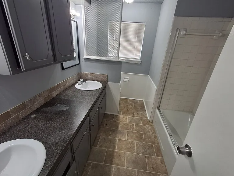 111 SE Coachman Dr — Photo 10