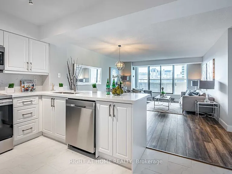 750 Bay St #2306 — Photo 5