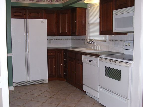 4th image of 106 Latimer Dr
