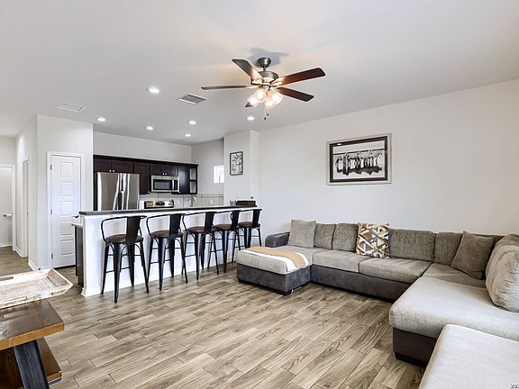 3rd image of 2531 CANYON LAKE FOREST DR