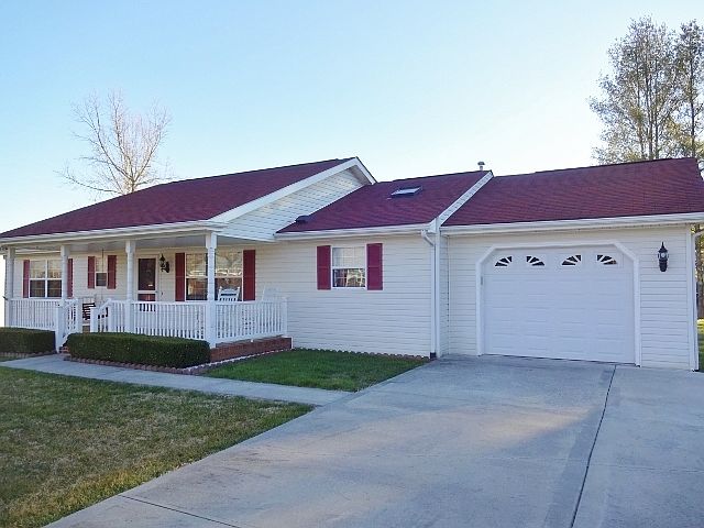 1st image of 4 Meadow Dr